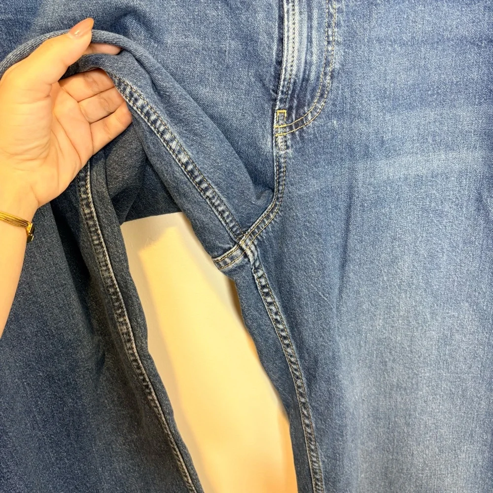 GAP 90’s Loose High Rise Distressed Jeans - Picture 3 of 7